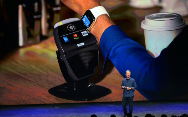 apple-watch-pay-150309